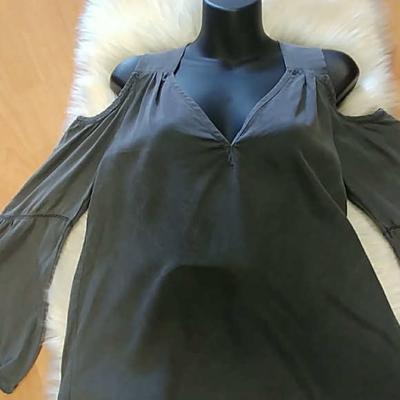 Do + Be Cold Shouldered Boho Top - Picture 7 of 8